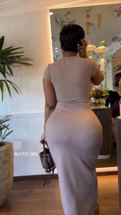  Ass dimples through the dress