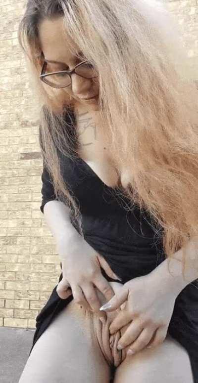 Sneaking a taste of myself in the alley out behind my job 🤭