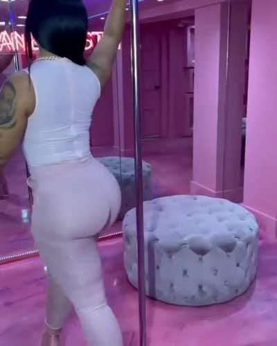 Ari Fletcher @therealkylesister