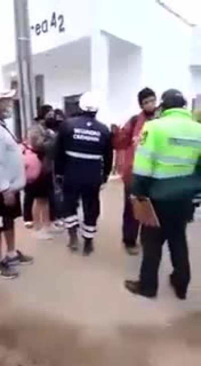 to calmly explained what happened to the police