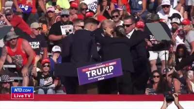 One of the best quality videos I’ve seen of the assassination attempt on Donald Trump from start to finish.