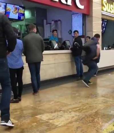 ! Fight ! Fight ! Fight ! Fight !