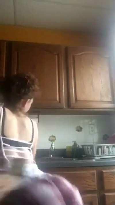 she used to shake her ass so much before 😩