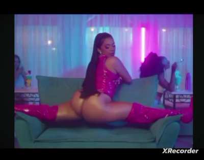 Tainá costa Arlequina 