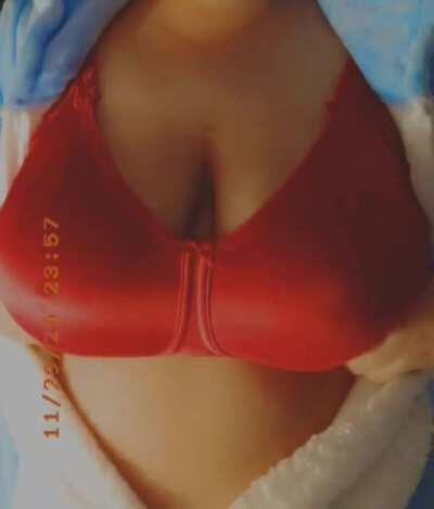 Onesies and titties 💕