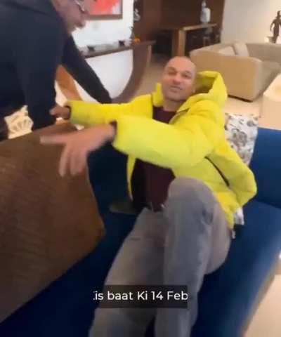 Us Shikhar bro Us 🫂