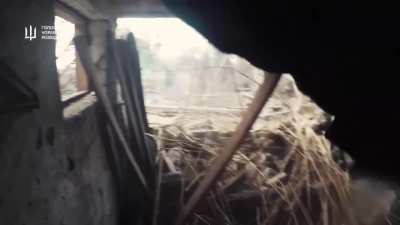 Helmet cam footage of close calls and close combat versus a Russian holed up in a basement. Unknown location. Stugna Group of Timur Special Unit (GUR)[18.02.2025]