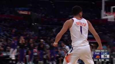 [Highlight] Booker with crazy falling away 3 from the corner