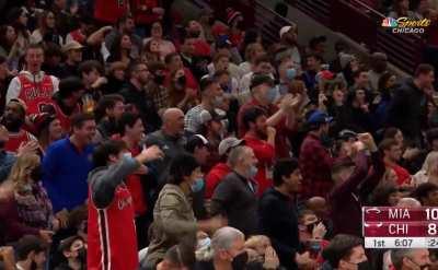 [Highlight] Alex Caruso rises up for the POSTER SLAM over PJ Tucker