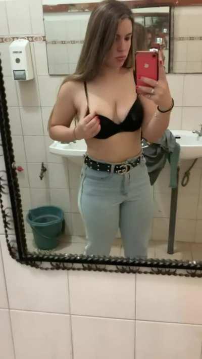 I got very horny at work I just had to share it with you... I hope no one saw me