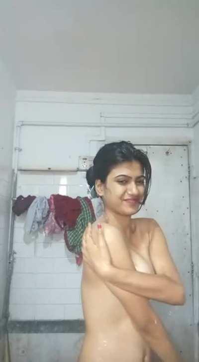 Well, she does know how to put up a show! 😌