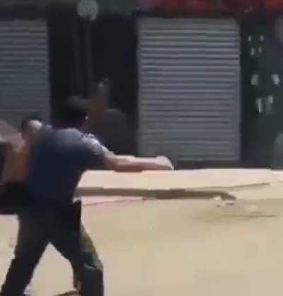 Tá pensando oq seu polícia?