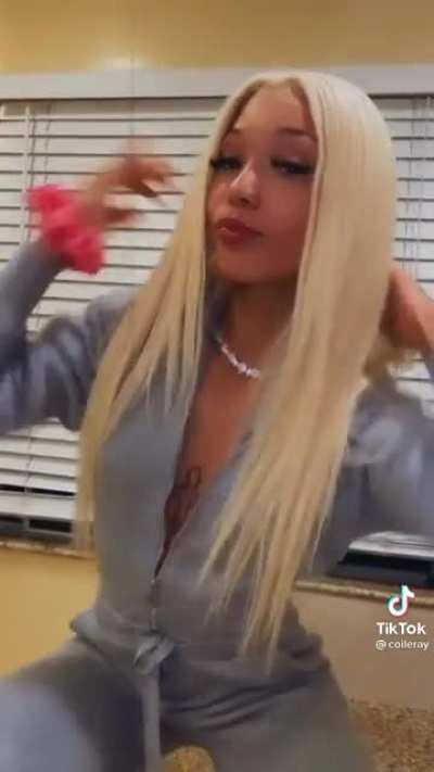 GOD DAMN SHES SO CUTE 🥰