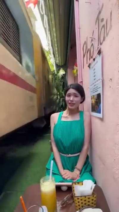 Aquele primeiro encontro que a gente nunca esquece.