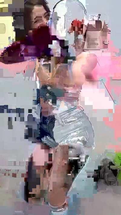 Jinetera Cubana 🤩