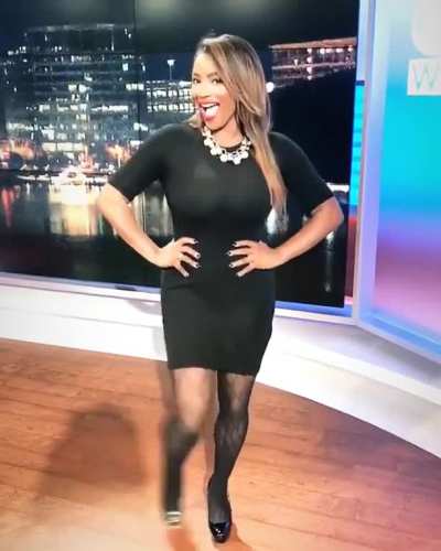 Nicole from WJZ News in Baltimore‼️ No bra, look close‼️