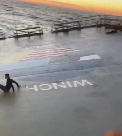 The worst basketball field you’ll ever sea 🌊🏀