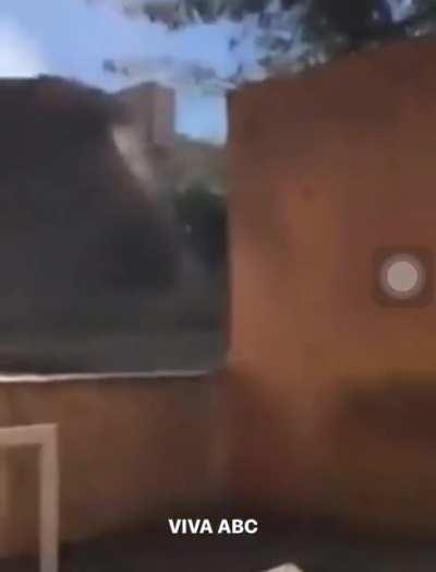 Falha na Demolição de Caixa D'água. Catástrofe.