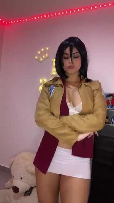 Mikasa Ackerman [Attack on Titan] (yisselcosplays)