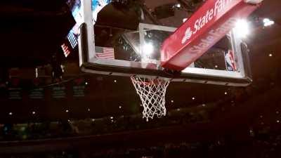 [Highlight] Trae Young hits tough reverse layup over Julius Randle