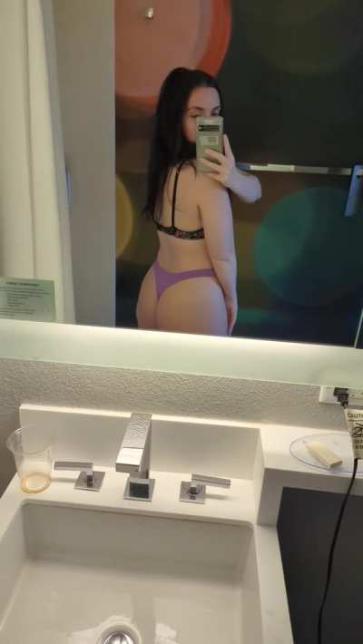 Hey y'all. Reddit chat feature for me is absolute shit (usually is for most people). So, if you're trying to message me PLEASE use either TELEGRAM: thespywhoshags or SNAPCHAT: thespywhoshagz. It just delays the process if wait to hear back from me on Redd