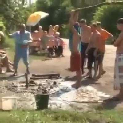 WCGW trusting your friend