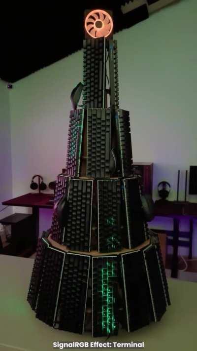 It’s that time of year to put up our RGB keyboard Christmas tree