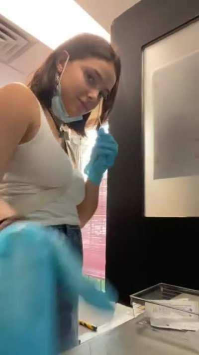 Inde’s amazing chest