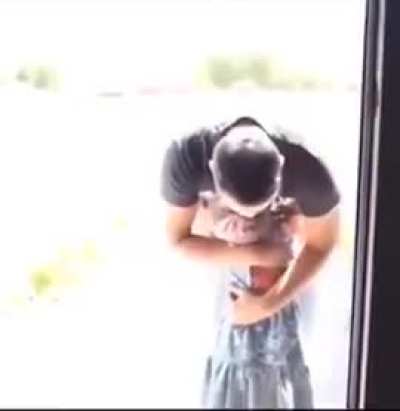 This little lady who survived cancer meets the bone-marrow donor who saved her life 🫶