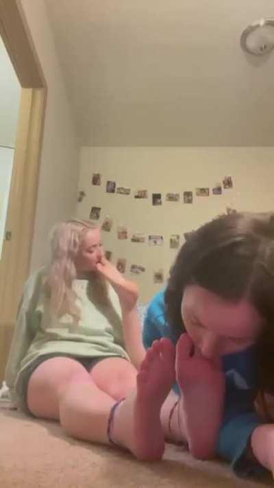 amateur foot worship 1