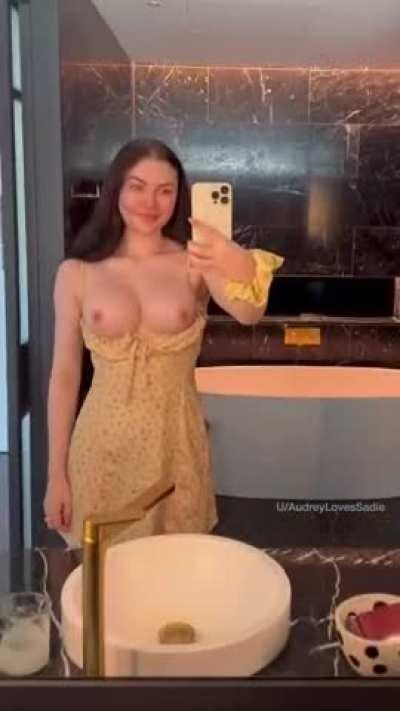 I hope you like bouncy tits in slow mo! 🥺