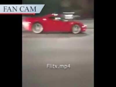 Falcon da masa a Ferrari *sale mal* | by: Flitx.mp4 (ig)