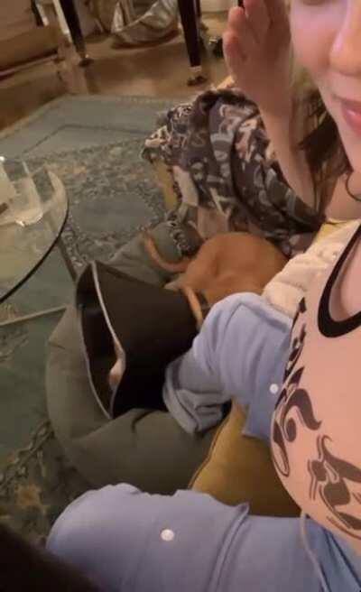 Billie Eilish slapping her tits