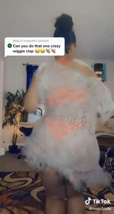 Her Claps Are Elite Status