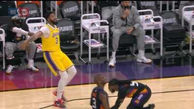 [Highlight] Jae Crowder gets nutshotted by Anthony Davis