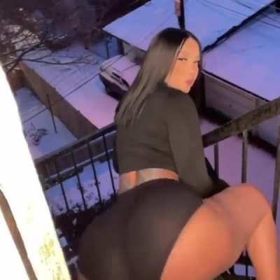 @kckqueenxo 👀🤔