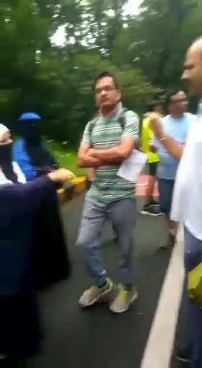 Maharashtra:Muslim women distribute pamphlets, get minor non-Muslim girls to wear hijab in Nagpur near CM house.Girls Islamic Organisation is the women's wing of Jamaat-e-Islami Hind, an Islamic organisation which was formed in 1948 in Jamia Nagar, Delhi.