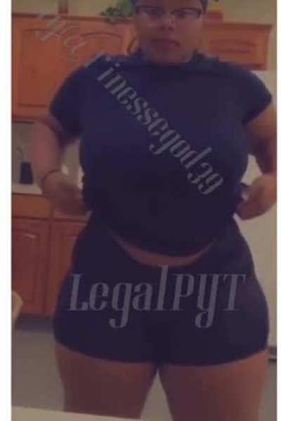 She’s definitely in my Top 5-10 now🤦🏾‍♂️🤦🏾‍♂️🥴 y’all post some more content and keep this group LOWKEY asf