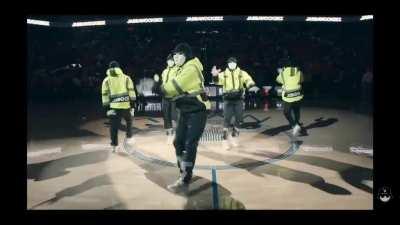 Anyone know what this move is called? Looking to learn it.