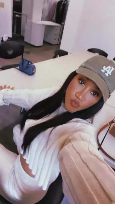 She so fucking beautiful 😍