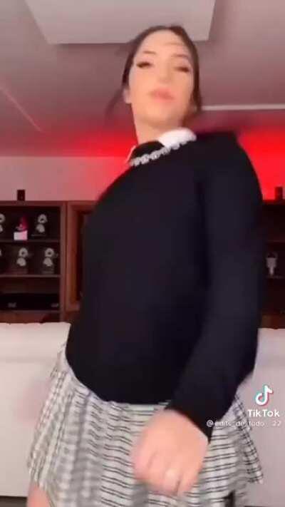 Q dura me la pone la puta🍑