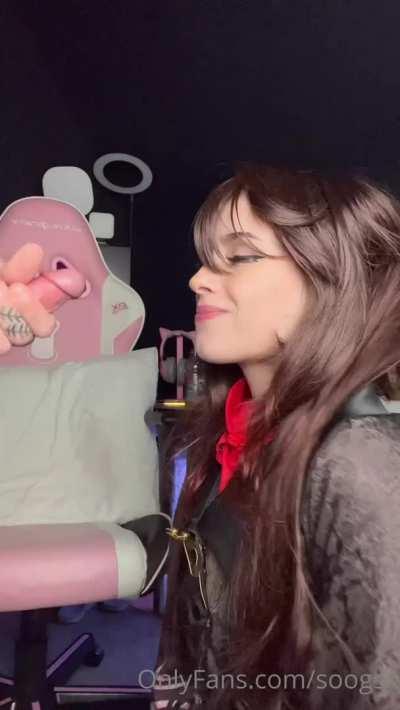 Cum slut takes a monster load on her face