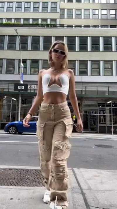 Sarah Snyder [Free Friday]