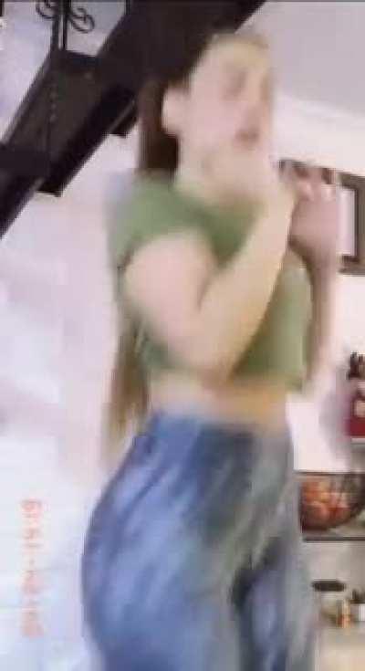 Does anyone know her @?