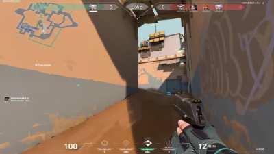 1 v 4 I was 100% sure I was going to lose after coming back from the bathroom (sorry if my voice is cringe)