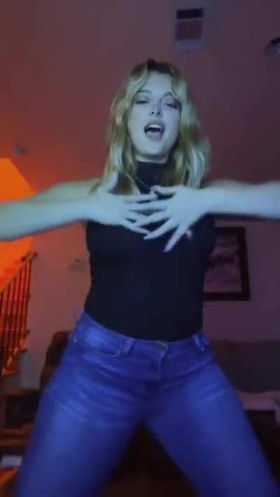 YEEEES BEBE TURN US ON🥵🍑🍑❤️