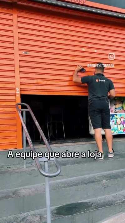no trampo de vocês é assim?