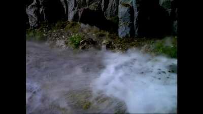 Skarloey falls and dies!!!!! Very funny!!!! No survivors!!! Very wholseome fun for the whole family