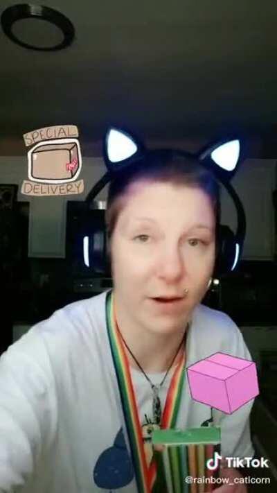 This person is back at it again with more cringe. I’m autistic and can confirm that we don’t act like... whatever tf this is.