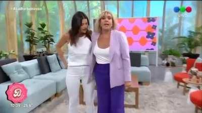 No tuki nada. Pobre mina